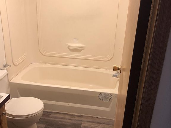 3rd image of 510 Charles St