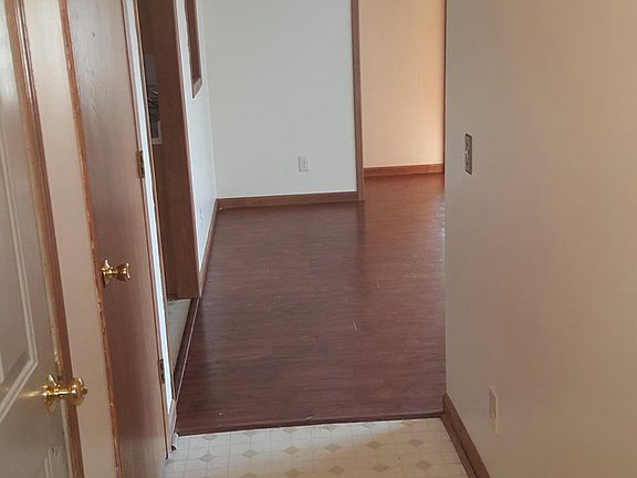 5th image of 494 Yale Dr