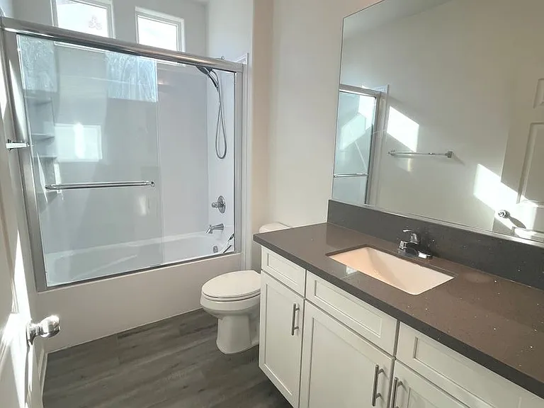 1533 Franklin Ln — Photo 62