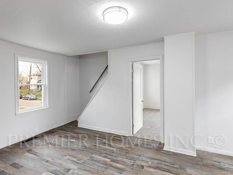 1126 11th St NW — Photo 9