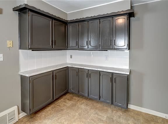 5th image of 3409 S Cedar Ave