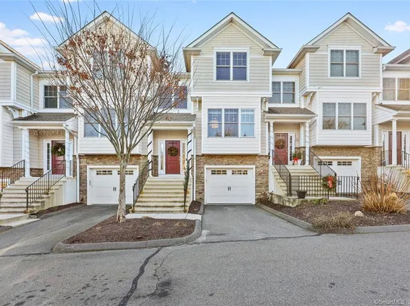 1204 Woodland Hills Drive #1204, Trumbull, CT 06611
