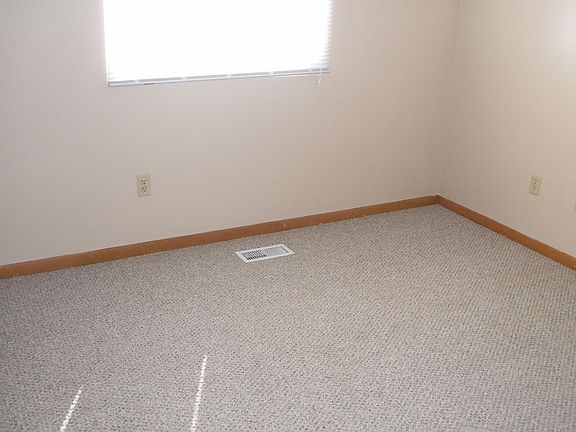 5th image of 6093 Porter Ave