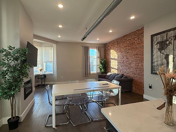 4th image of 2001 N 33rd St Floor 3