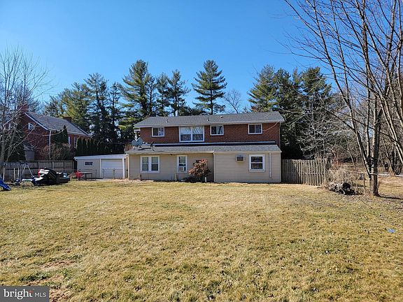 2nd image of 2173 Brookside Rd