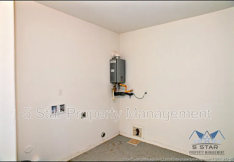 781 Croxdale St — Photo 37