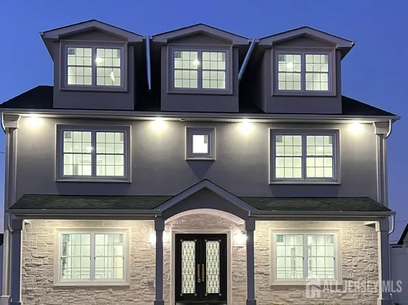 80 Sycamore St, Carteret, NJ 07008