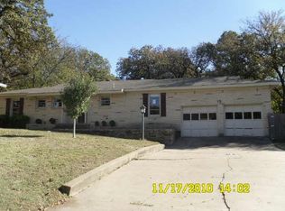120 Oak Dr E, Hurst, TX 76053