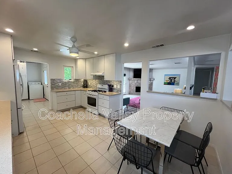 2960 N Cypress Rd — Photo 37