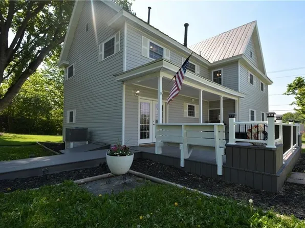 204 Lakeview Dr, Dexter, NY 13634