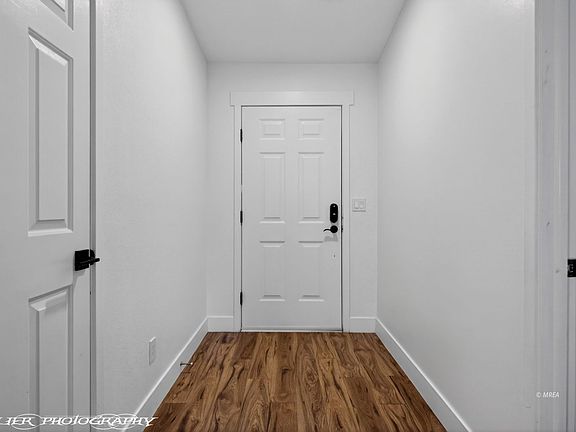 3rd image of 115 Navajo St
