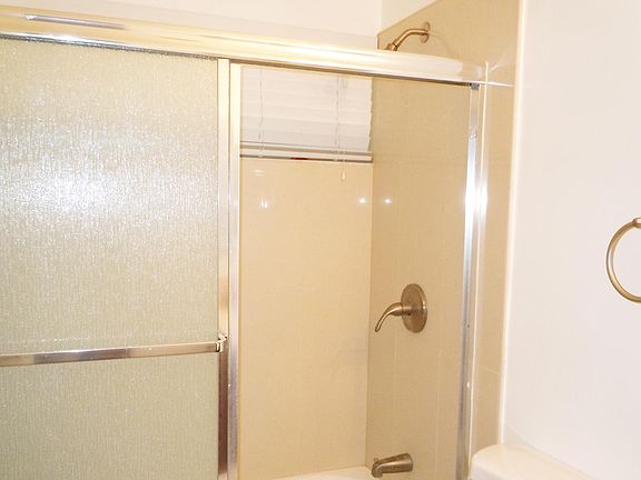 5th image of 1551 Glenshaw Dr