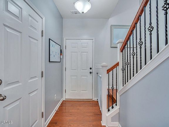 4th image of 7 Whitewater Way