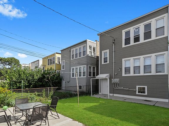 4th image of 2246 N Leamington Ave #1