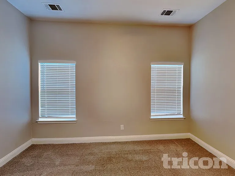 216 Range Rd — Photo 6