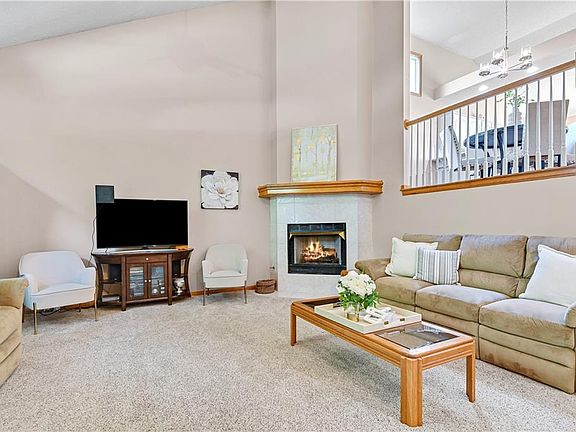 4th image of 5509 W 153rd St