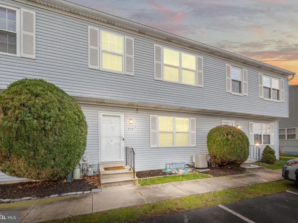 314 Chester Pike APT D2, Norwood, PA 19074