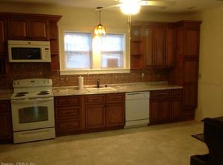 80 School St, Norwich, CT 06360
