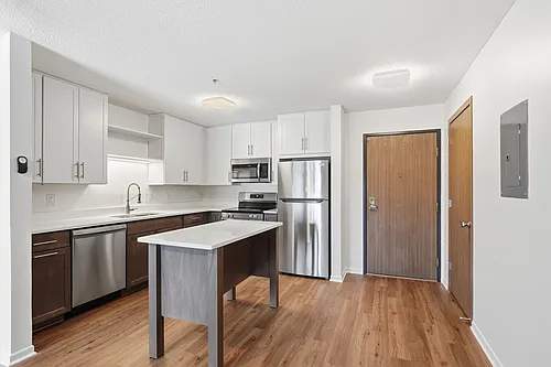 Pondview Apartments Photo 1