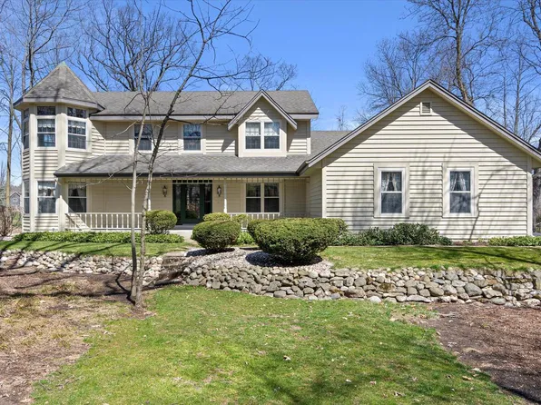 N31W23552 Woodstream COURT, Pewaukee, WI 53072