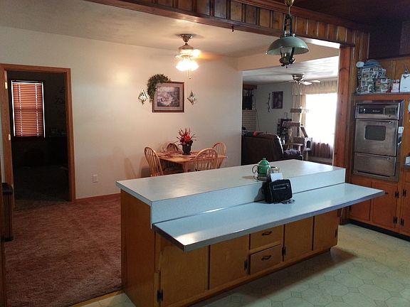 kitchen/dining 9.5'x15.5'/living room view