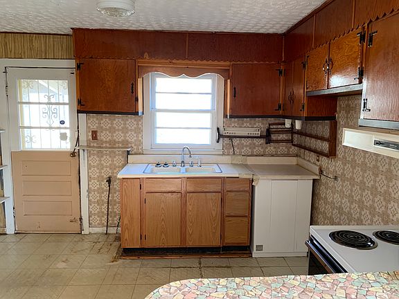 5th image of 1609 Lucille St NW