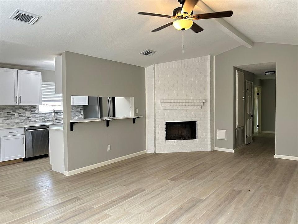 7747 Ashmole Ln, Houston, TX 77088 | Zillow