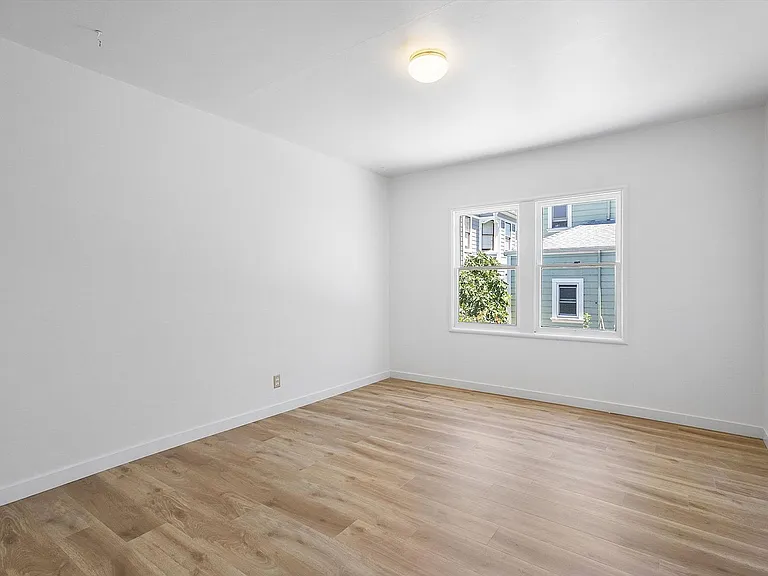 2432 Webb Ave #B — Photo 6