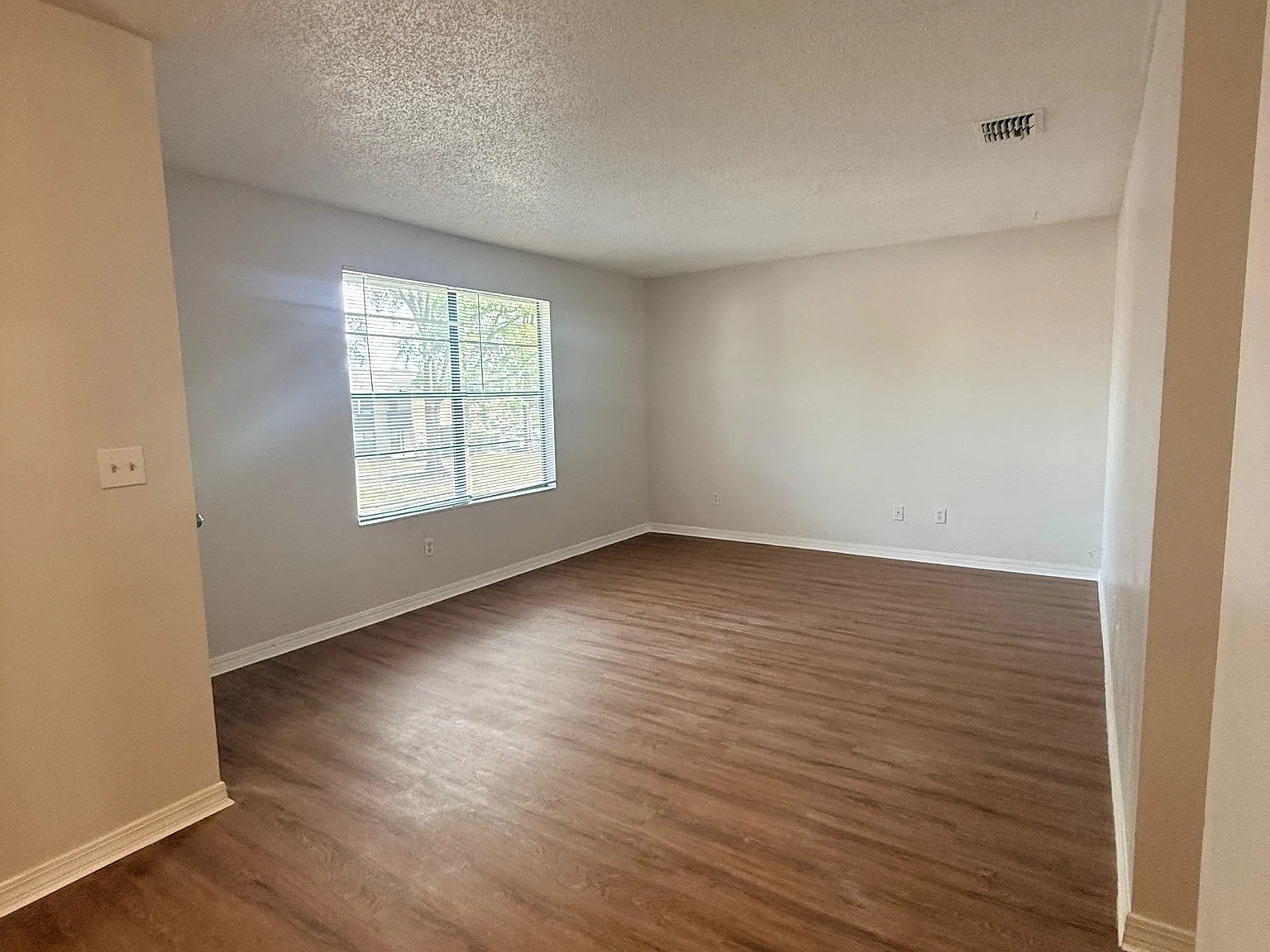 460 Crabapple Court - C — Photo 4