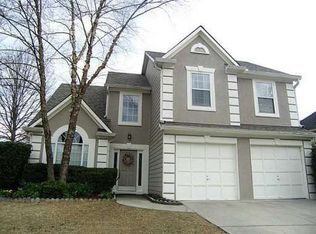 1000 Crabapple Lake Cir, Roswell, GA 30076