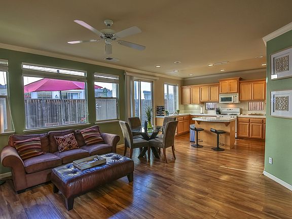 3rd image of 3298 Southerland Rd