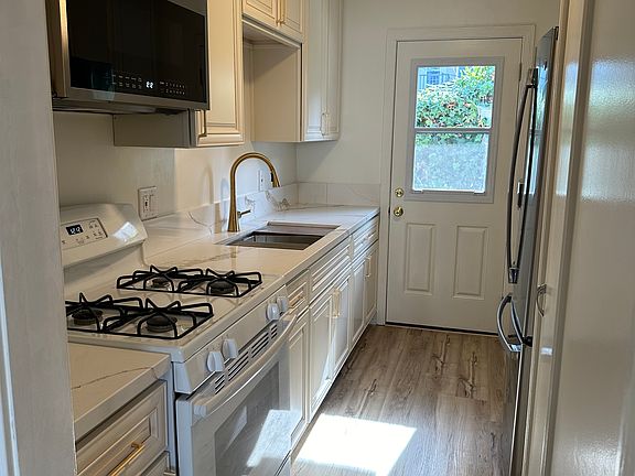 2nd image of 3435 Florida St