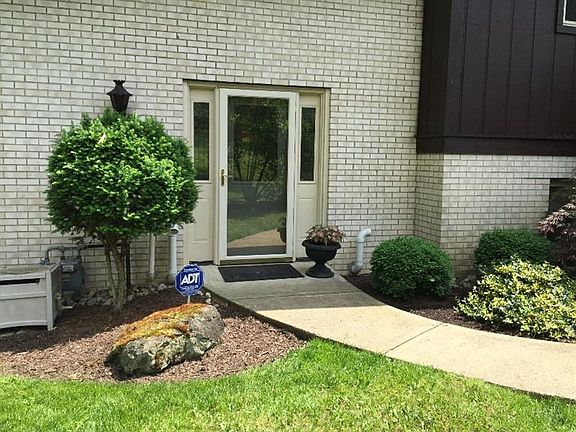 3rd image of 8045 Hickory Hill Ln