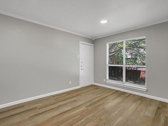 3rd image of 5727 Richmond Ave APT 202