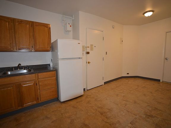 4th image of 519 W 48th St #10
