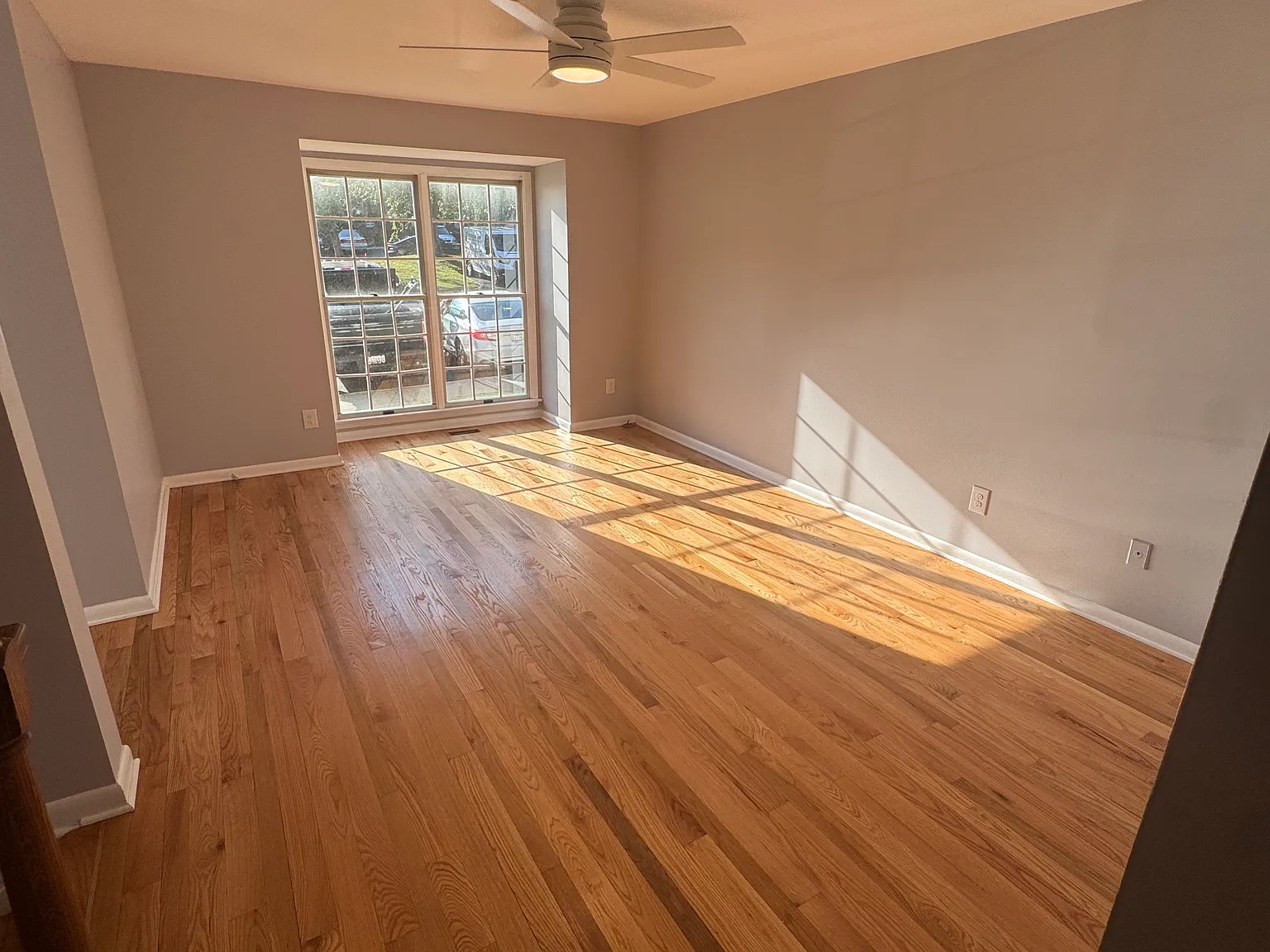 3 bed, 2.5 bath, 1256 sqft, $2,500 — Photo 3