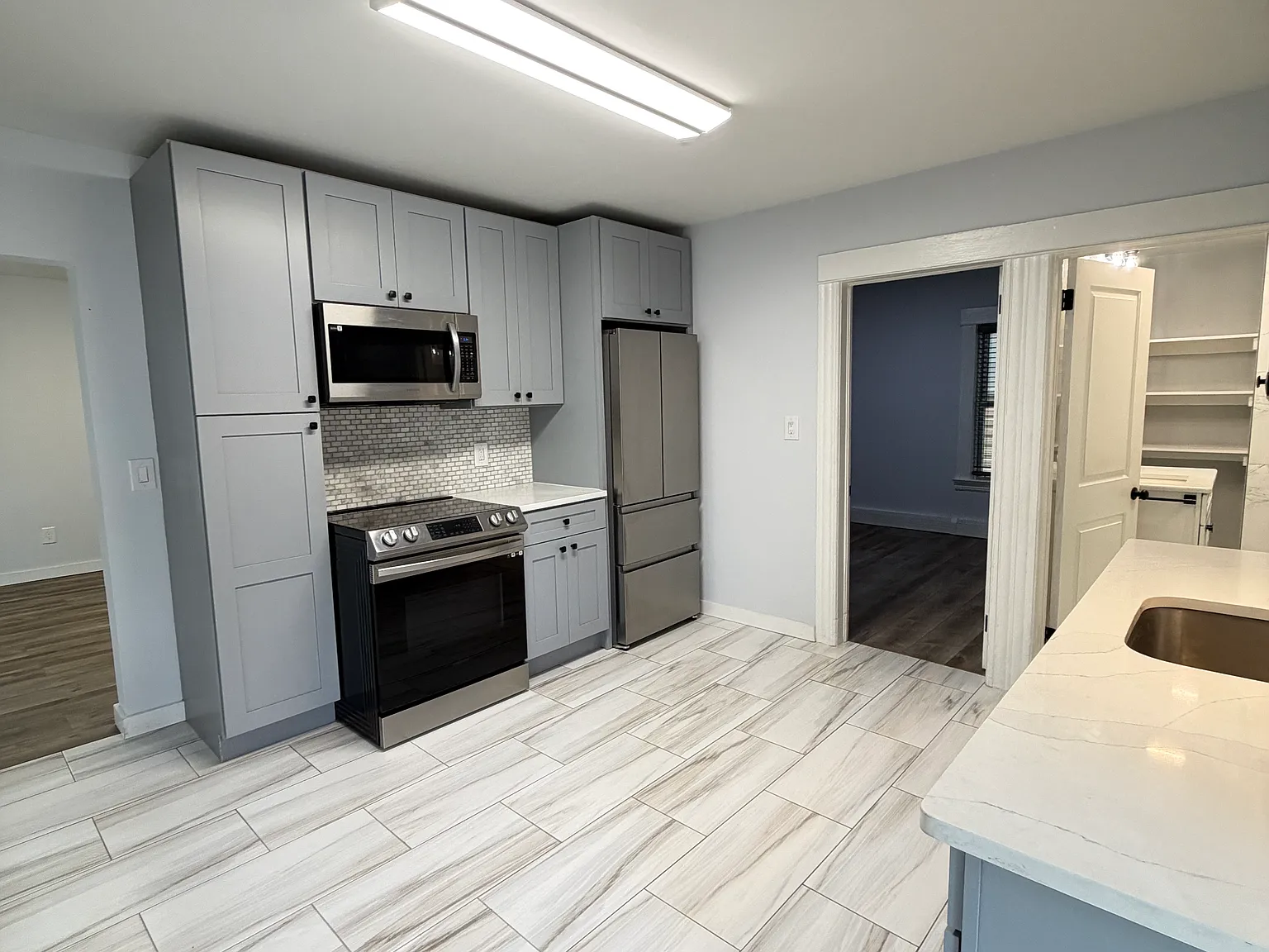 2 bed, $2,200 — Photo 4