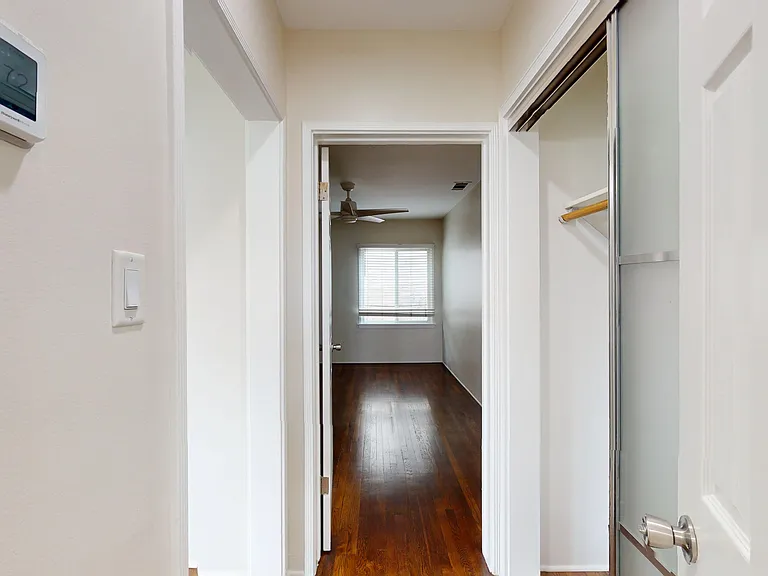 1502 N Hollywood Way #A — Photo 17