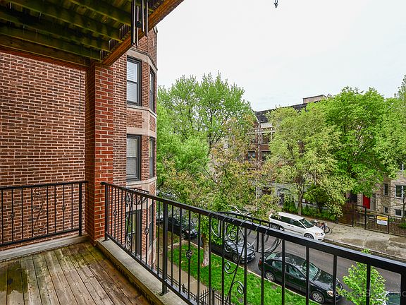 3rd image of 4908 N Winthrop Ave APT 2N