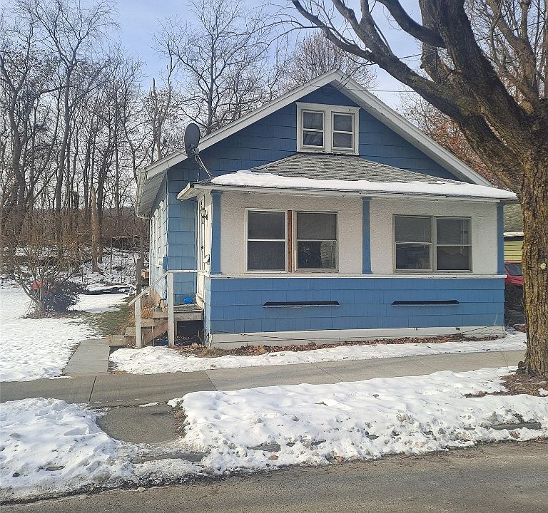 2nd image of 17 Travis Ave
