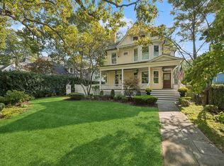 815 Lake Ave, Wilmette, IL 60091