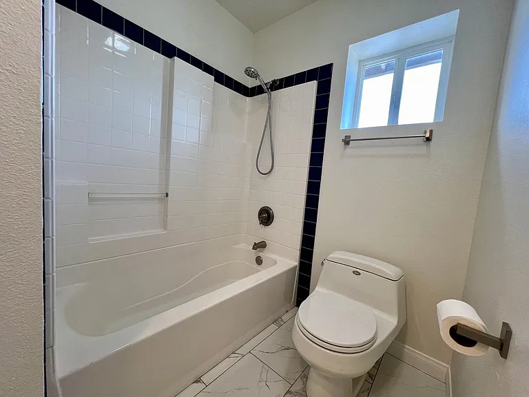 7418 Stoneview Ct — Photo 18
