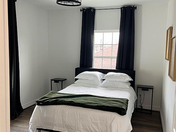 3rd image of 2205 Rosewood St