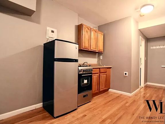 4th image of 259 Elizabeth St #C