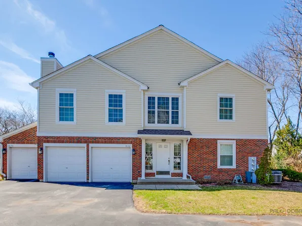 632 Grosse Pointe Cir, Vernon Hills, IL 60061