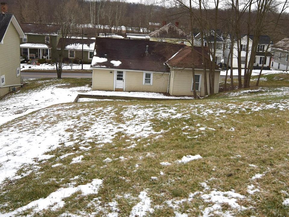 1st image of 213 E Main St