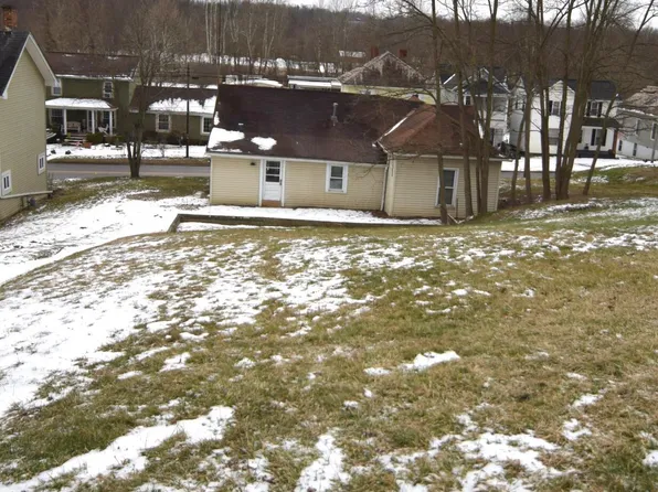 213 E Main St, Junction City, OH 43748