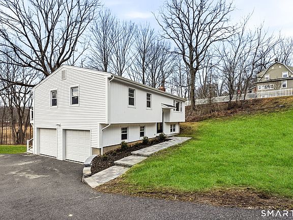 3rd image of 6 Joes Hill Road