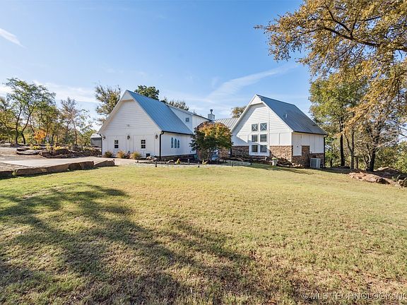 3rd image of 74 Vista Ln