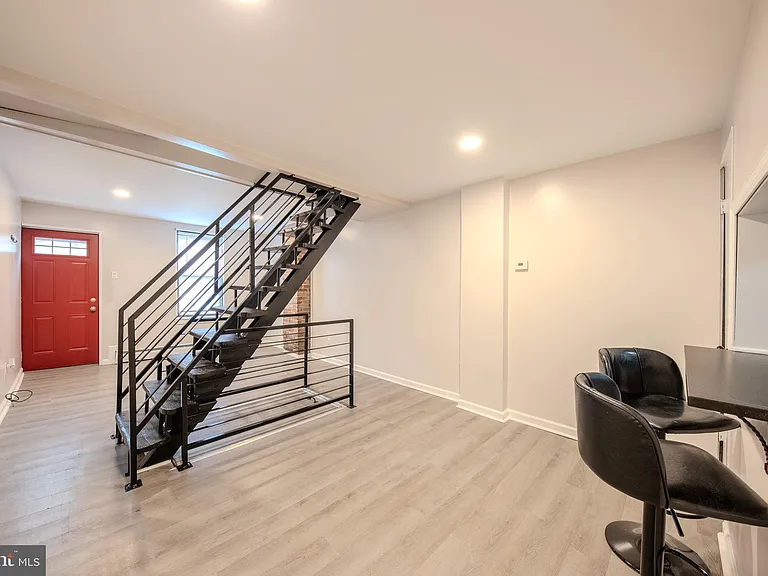 2924 Salmon St — Photo 15